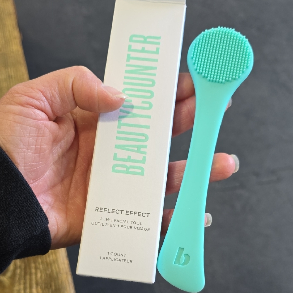 Beautycounter 3-in-1 Facial Tool - Mint Green - NIB